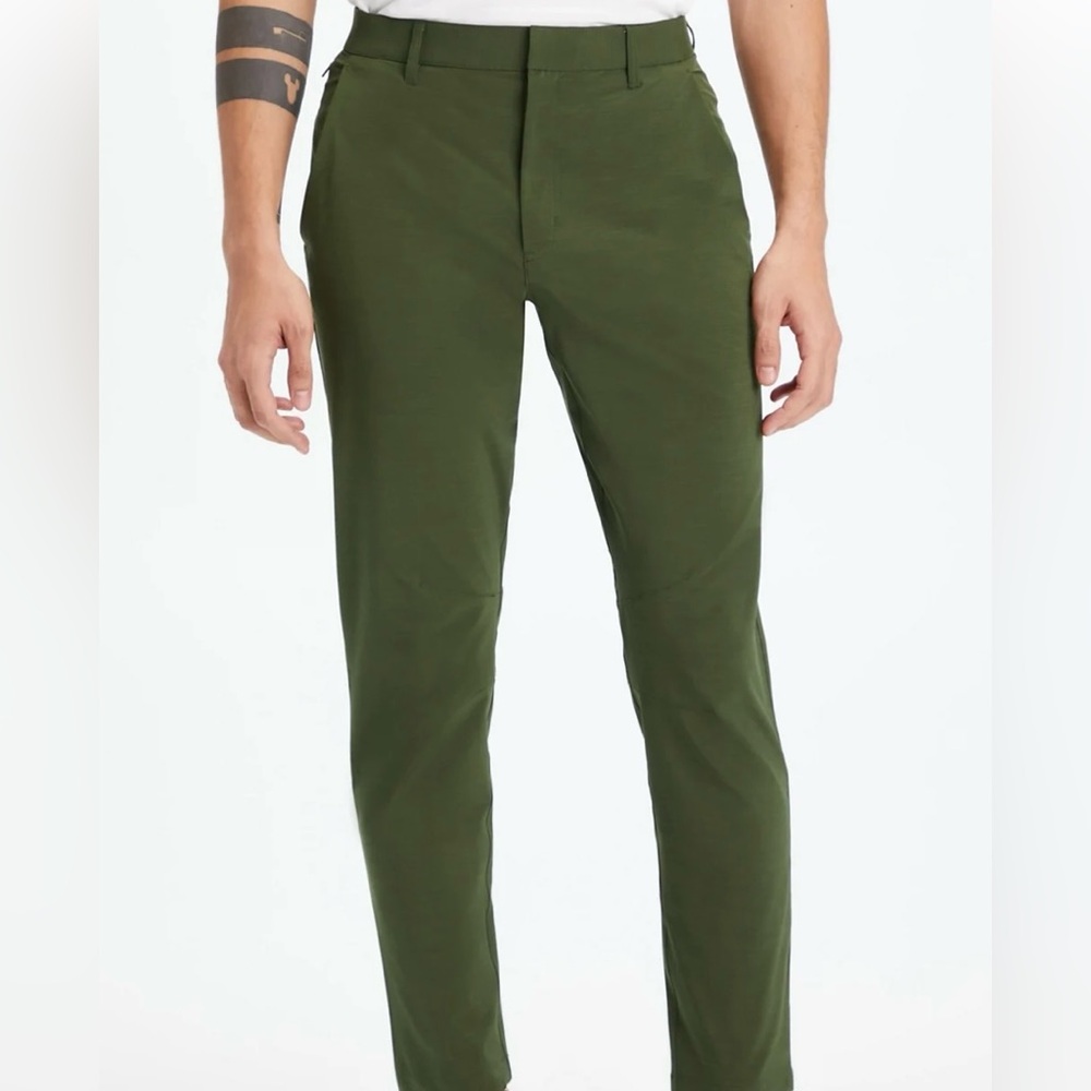 Men’s Fabletics “the only pant”/green